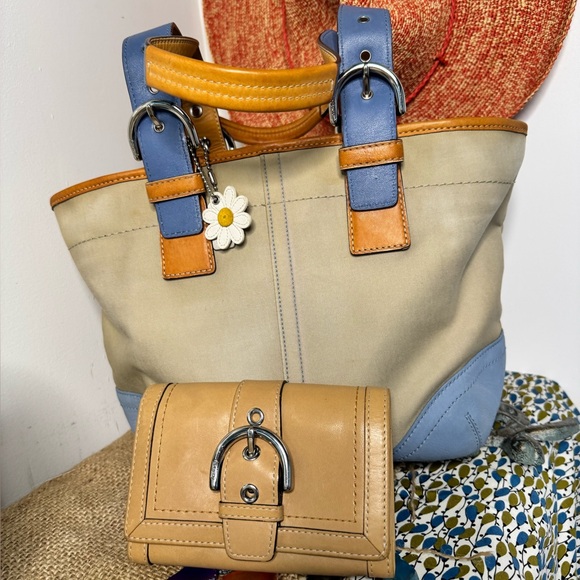 Coach Soho Hampton Daisy Tote Satchel Handbag & Coach Vachetta Wallet-See below - Picture 1 of 16